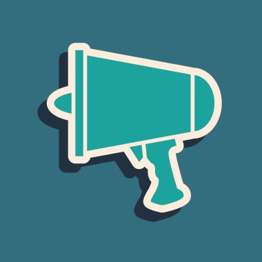 Yeşil kelimeyi yayın, megafon simgesi mavi arkaplanda izole edildi. Uzun gölge tarzı. Vektör İllüstrasyonu