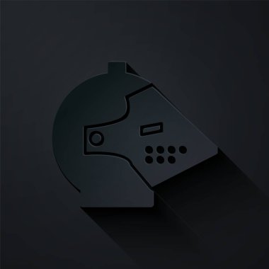 Siyah arka planda izole edilmiş Ortaçağ demir başlığı. Kağıt sanatı tarzı. Vektör İllüstrasyonu