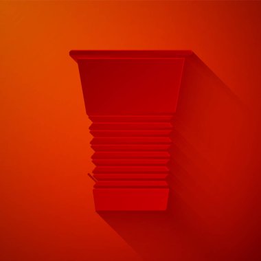 Kağıt kesiği kırmızı arkaplanda izole edilmiş cam simgesi. Soda bardağı. Taze soğuk içecek sembolü. Kağıt sanatı tarzı. Vektör İllüstrasyonu