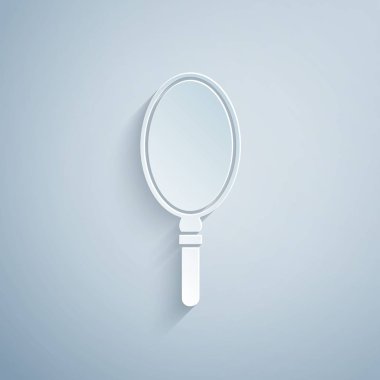 Kağıt kesiği El aynası simgesi gri arkaplanda izole edilmiş. Kağıt sanatı tarzı. Vektör İllüstrasyonu