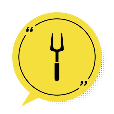 Beyaz arkaplanda siyah barbekü çatalı simgesi izole edildi. Mangal çatalı tabelası. Barbekü ve ızgara aleti. Sarı konuşma balonu sembolü. Vektör İllüstrasyonu