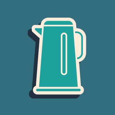 Mavi arka plan üzerinde izole tutamak simgesi ile Yeşil Su ısıtıcısı. Çaydanlık simgesi. Uzun gölge stili. Vektör İllüstrasyonu