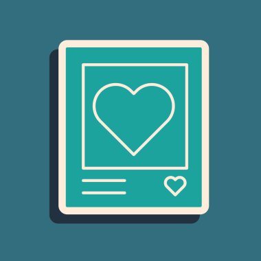 Yeşil boş fotoğraf çerçeveleri ve mavi arkaplanda izole edilmiş kalp simgeleri. Sevgililer Günü sembolü. Uzun gölge tarzı. Vektör İllüstrasyonu