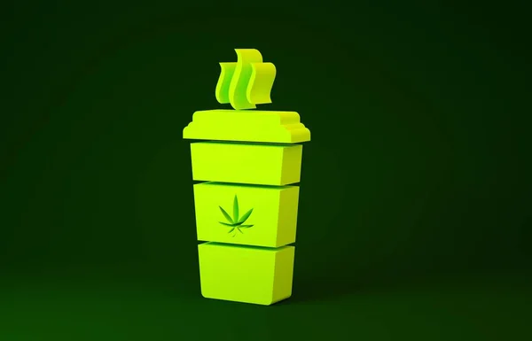Kawa z żółtym kubkiem z marihuaną lub ikoną liści marihuany na zielonym tle. Legalizacja marihuany. Symbol konopi. Koncepcja minimalizmu. Ilustracja 3d — Zdjęcie stockowe