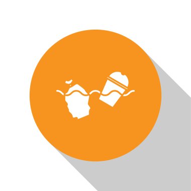 Beyaz, okyanus ikonunun kirliliği sorunu beyaz arka planda izole edildi. Çöpler, plastikler, denizdeki poşetler. Turuncu daire düğmesi. Vektör İllüstrasyonu