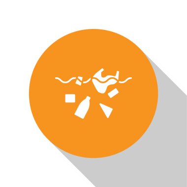 Beyaz, okyanus ikonunun kirliliği sorunu beyaz arka planda izole edildi. Çöpler, plastikler, denizdeki poşetler. Turuncu daire düğmesi. Vektör İllüstrasyonu