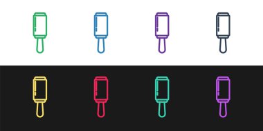 Siyah ve beyaz arkaplanda izole edilmiş temizlik giysileri simgesi için çizgi yapıştırıcı silindiri ayarlayın. Enkazdan, tozdan, saçtan, tüyden, evcil yünden kurtuluyorum. Vektör İllüstrasyonu