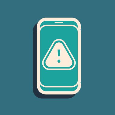 Yeşil arka planda ünlem işareti simgesi olan yeşil cep telefonu. Uyarı mesajı akıllı telefon uyarısı. Uzun gölge tarzı. Vektör İllüstrasyonu