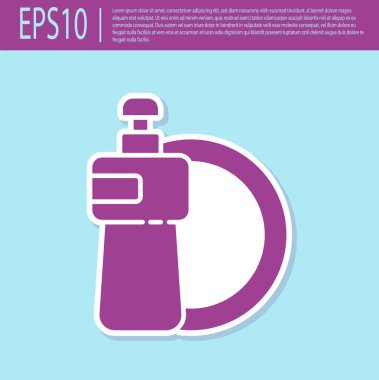 Retro mor bulaşık deterjanı şişesi ve turkuaz arka planda izole edilmiş tabak ikonu. Bulaşık yıkamak için sıvı deterjan. Vektör İllüstrasyonu