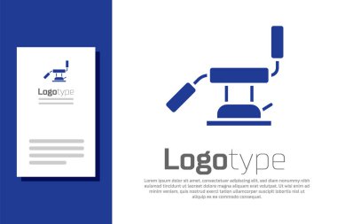 Mavi tıbbi sandalye ikonu beyaz arka planda izole edilmiş. Dişçi koltuğu. Logo tasarım şablonu elemanı. Vektör İllüstrasyonu