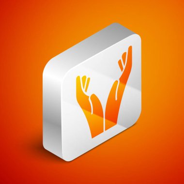 Isometric Hands dua pozisyonu simgesi turuncu arka planda izole. Tanrı 'ya inanç ve umutla dua edin. Gümüş kare düğme. Vektör İllüstrasyonu