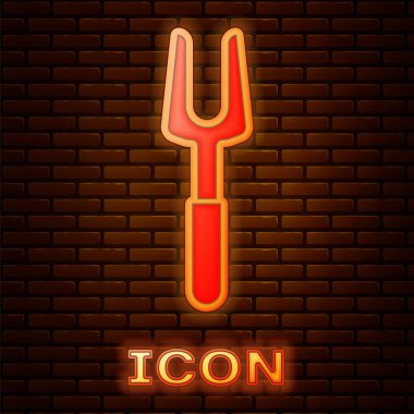Parlayan neon Barbekü çatal simgesi tuğla duvar arka plan izole. Barbekü çatal işareti. Barbekü ve ızgara aracı. Vektör İllüstrasyonu