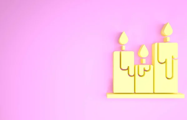 Icono amarillo de velas ardientes aislado sobre fondo rosa. Vara cilíndrica con llama ardiente. Concepto minimalista. 3D ilustración 3D render — Foto de Stock