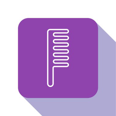 Beyaz çizgi saç fırçası simgesi beyaz arkaplanda izole edildi. Taraklı saç işareti. Berber sembolü. Mor kare düğme. Vektör İllüstrasyonu