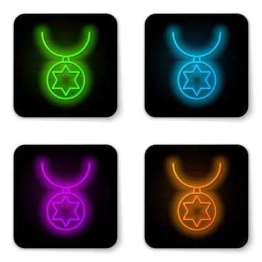 Beyaz arka planda izole edilmiş zincir ikonunda parlayan neon çizgisi Davut Yıldızı gerdanlığı. Yahudi dini. İsrail 'in sembolü. Mücevher ve aksesuar. Siyah kare düğme. Vektör İllüstrasyonu