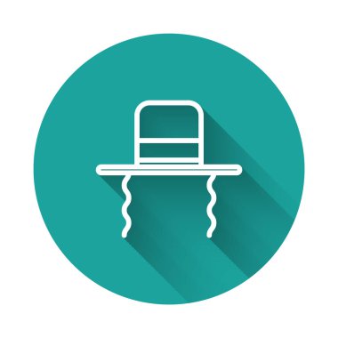 Beyaz çizgi Ortodoks Yahudi şapkası ve uzun gölgeli kenar mahalle simgesi. Geleneksel giyinmiş Yahudi erkekler. Yahudilik sembolleri. Yeşil daire düğmesi. Vektör İllüstrasyonu