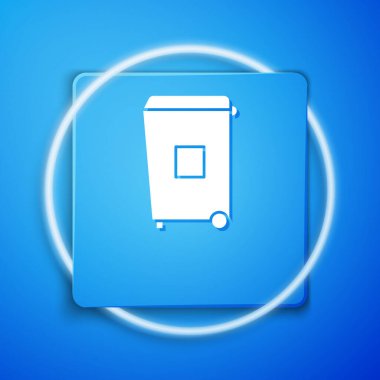 Mavi arkaplanda beyaz çöp kutusu simgesi izole edildi. Çöp kutusu tabelası. Sepet simgesini geri dönüştür. Ofis çöpü ikonu. Mavi kare düğme. Vektör İllüstrasyonu