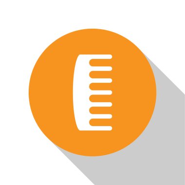 Beyaz saç fırçası simgesi beyaz arkaplanda izole edildi. Taraklı saç işareti. Berber sembolü. Turuncu daire düğmesi. Vektör İllüstrasyonu