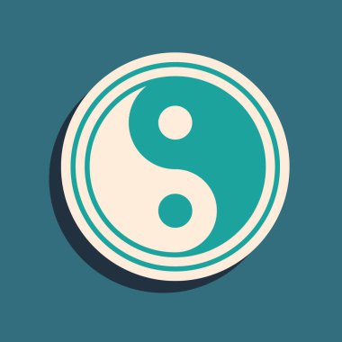 Yeşil Yin Yang yeşil arkaplanda izole edilmiş uyum ve denge sembolü. Uzun gölge tarzı. Vektör İllüstrasyonu