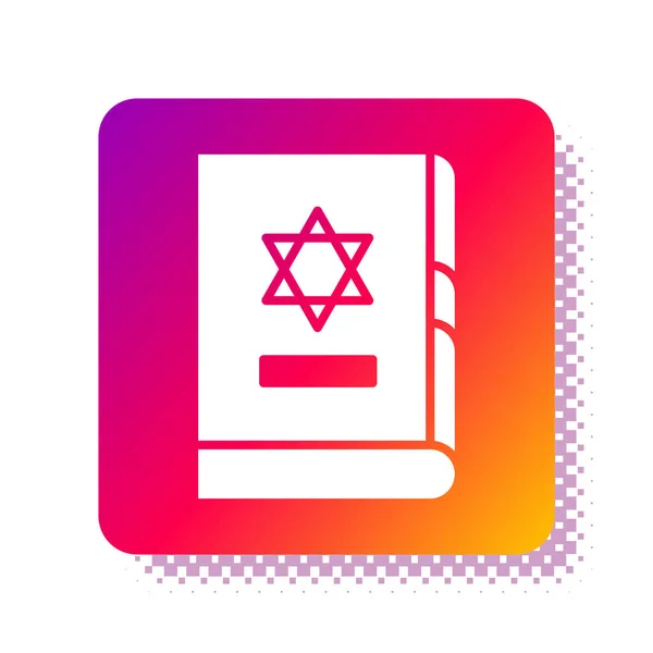 白い背景に隔離された白いユダヤ人のトーラーの本のアイコン 聖書の表紙にはダビデの星のイメージが描かれています 正方形の色ボタン ベクターイラスト — ストックベクタ