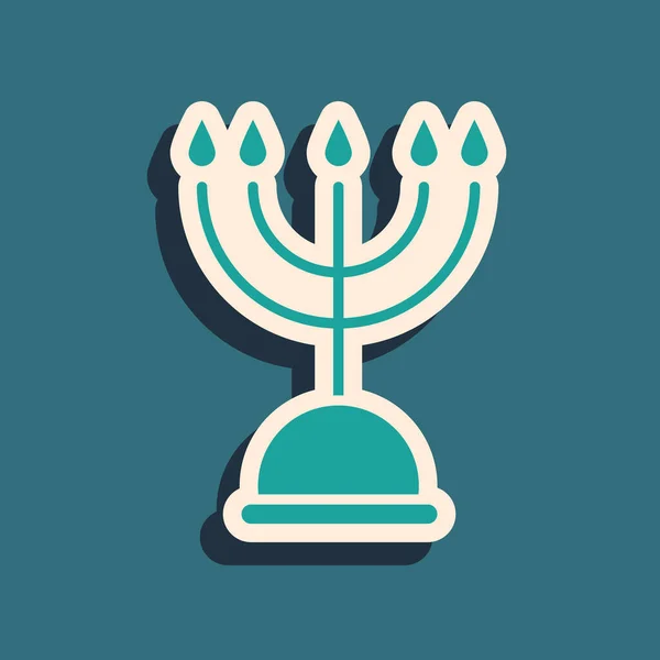 绿色Hanukkah Menorah图标孤立在绿色背景 光明节的传统象征 节日宗教 犹太灯节 长影子风格 病媒图解 — 图库矢量图片