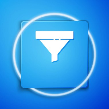 Ak Satış hunisi, pazarlama ve başlangıç için ok ile mavi arka planda izole edilmiş iş simgesi. Bilgi şablonu. Mavi kare düğme. Vektör İllüstrasyonu