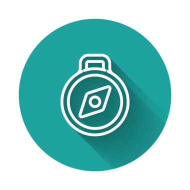 Beyaz çizgi pusula simgesi uzun gölgeli izole edildi. Rüzgâr yön bulma sembolü. Rüzgar gül işareti. Yeşil daire düğmesi. Vektör İllüstrasyonu