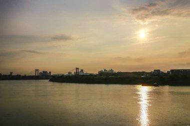 Yongjiang Nehri günbatımı