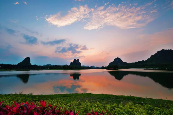 Krajobraz parku w Chinach. — Zdjęcie stockowe