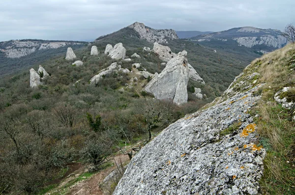 Холмы Крыма — стоковое фото