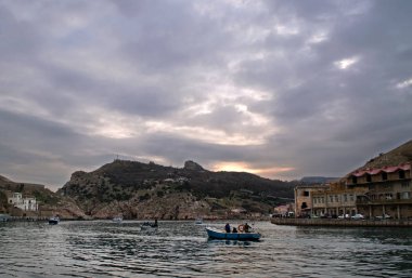 Kırım'da koyda kar maskesi