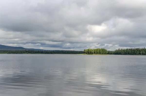 Lago Bolshoye (norte de Rusia) ) — Foto de Stock