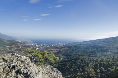 Stavri Kaya 'nın uçurumundan bak