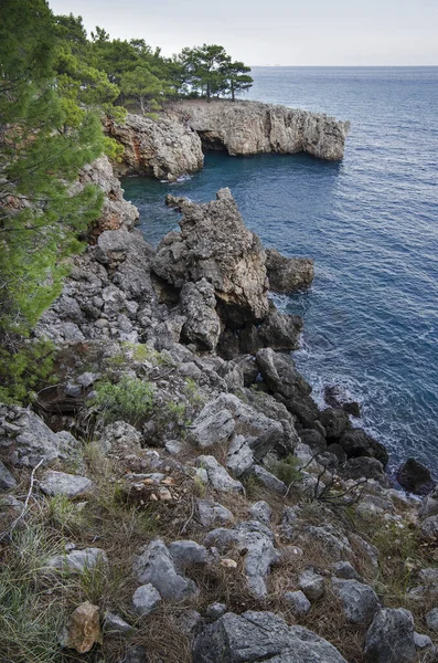 Βράχοι Στην Τουρκία Στις Ακτές Της Μεσογείου — Φωτογραφία Αρχείου