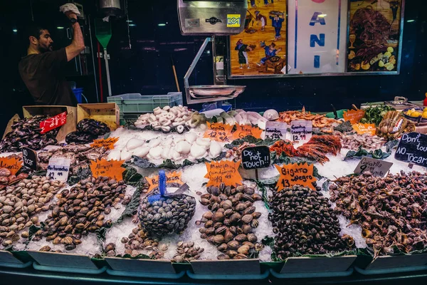 Markt in barcelona — Stockfoto