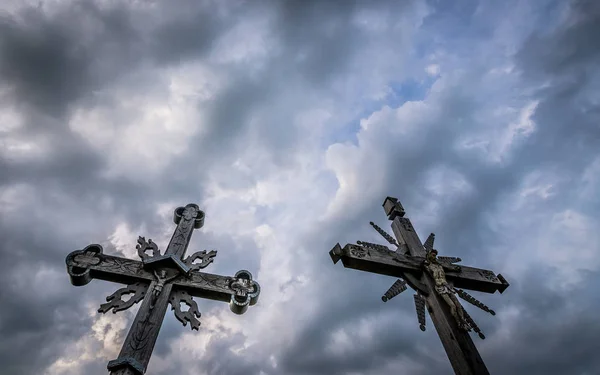 小山的十字架 — 图库照片