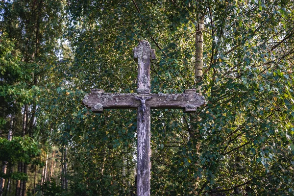 Cruz de madeira em Polonia — Fotografia de Stock