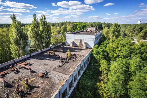 Старая фабрика в Чернобыльской зоне — стоковое фото