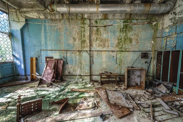 Vecchia fabbrica nella zona di Chernobyl — Foto Stock