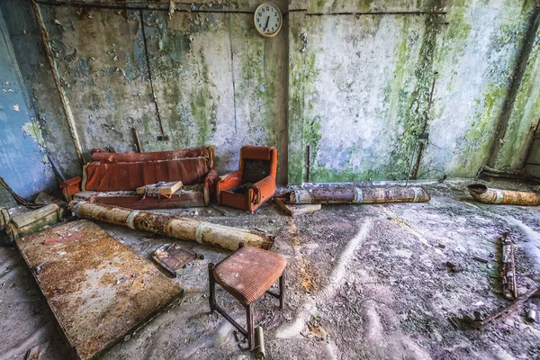 チェルノブイリ ゾーンの古い工場 — ストック写真