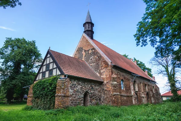 Gamla kyrkan i Polen — Stockfoto