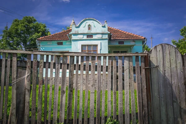 Huis in Oekraïense dorp — Stockfoto