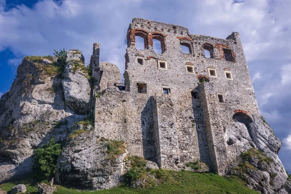 Castelo de Ogrodzieniec na Polónia — Fotografia de Stock