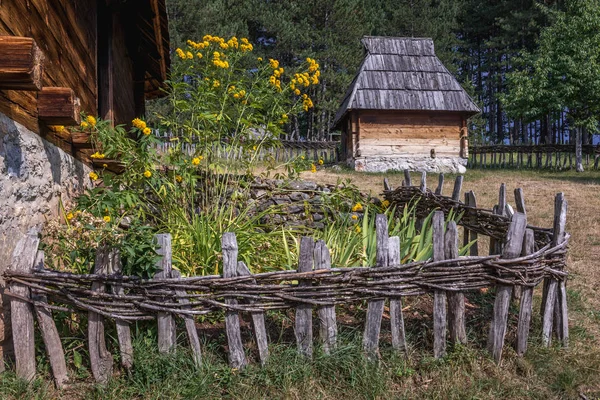 Village ethnique en Serbie — Photo