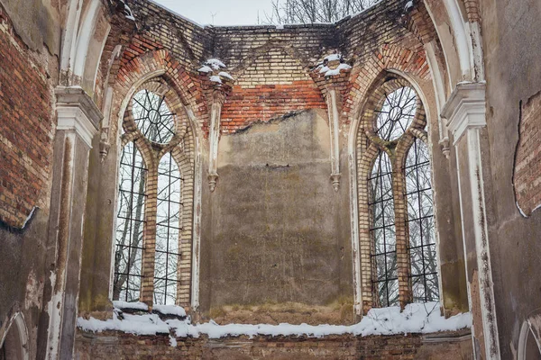 Église en ruine en Pologne — Photo