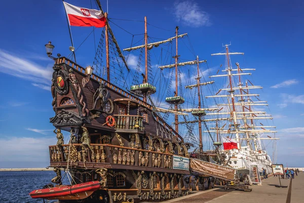 Statek turystyczny w Gdyni — Zdjęcie stockowe