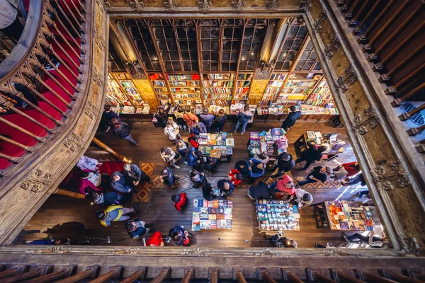 Lello книжковий магазин в місті Порто — стокове фото