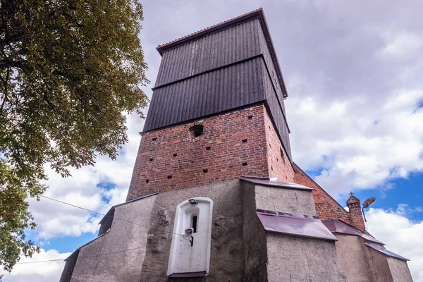 Kostel ve vesnici Pratnica — Stock fotografie