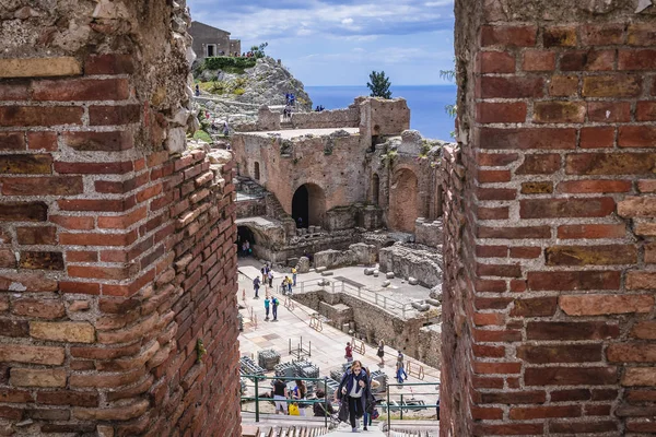 Taormina şehrinde Yunan tiyatrosu — Stok fotoğraf