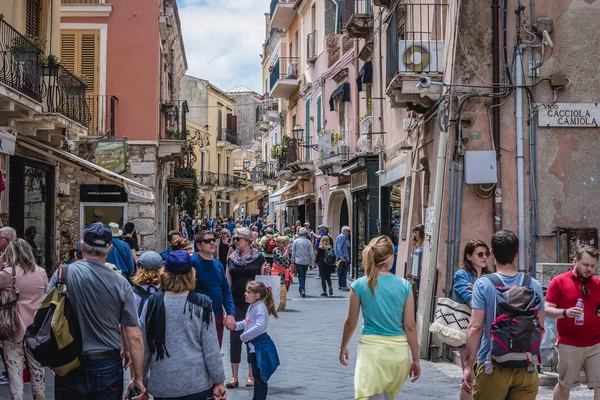 Rua pedonal na cidade de Taormina — Fotografia de Stock